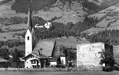 Felberturm und Felberkirche gegen Schloss Mittersill