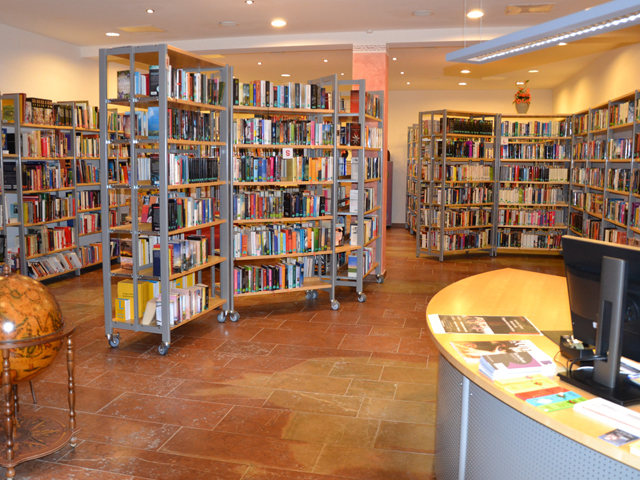 Die Stadtbücherei bietet eine Vielfalt an Lesestoff - Wir freuen uns auf Ihren Besuch!