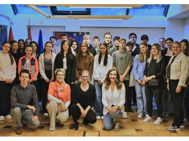 Schülerinnen und Schüler der sechsten Klassen aus dem BORG Mittersill haben sich gerade Informationen zur EU aus erster Hand in Brüssel geholt.