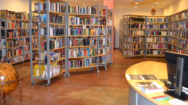 Die Stadtbücherei bietet eine Vielfalt an Lesestoff - Wir freuen uns auf Ihren Besuch!